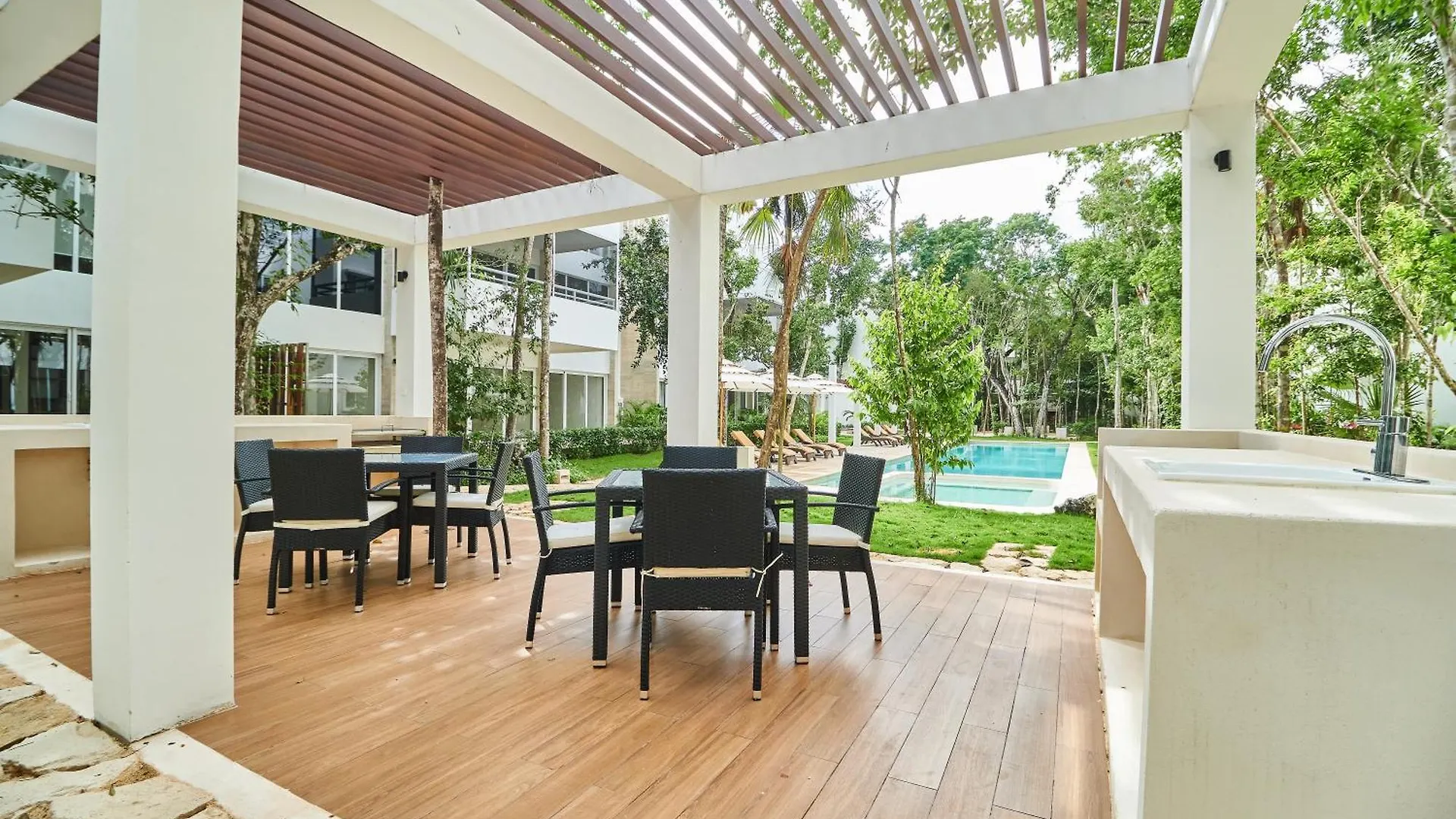 Premium Apartment With Pools, Gym, Yoga Deck & Bbq Grill In Gated Condominium Tulum