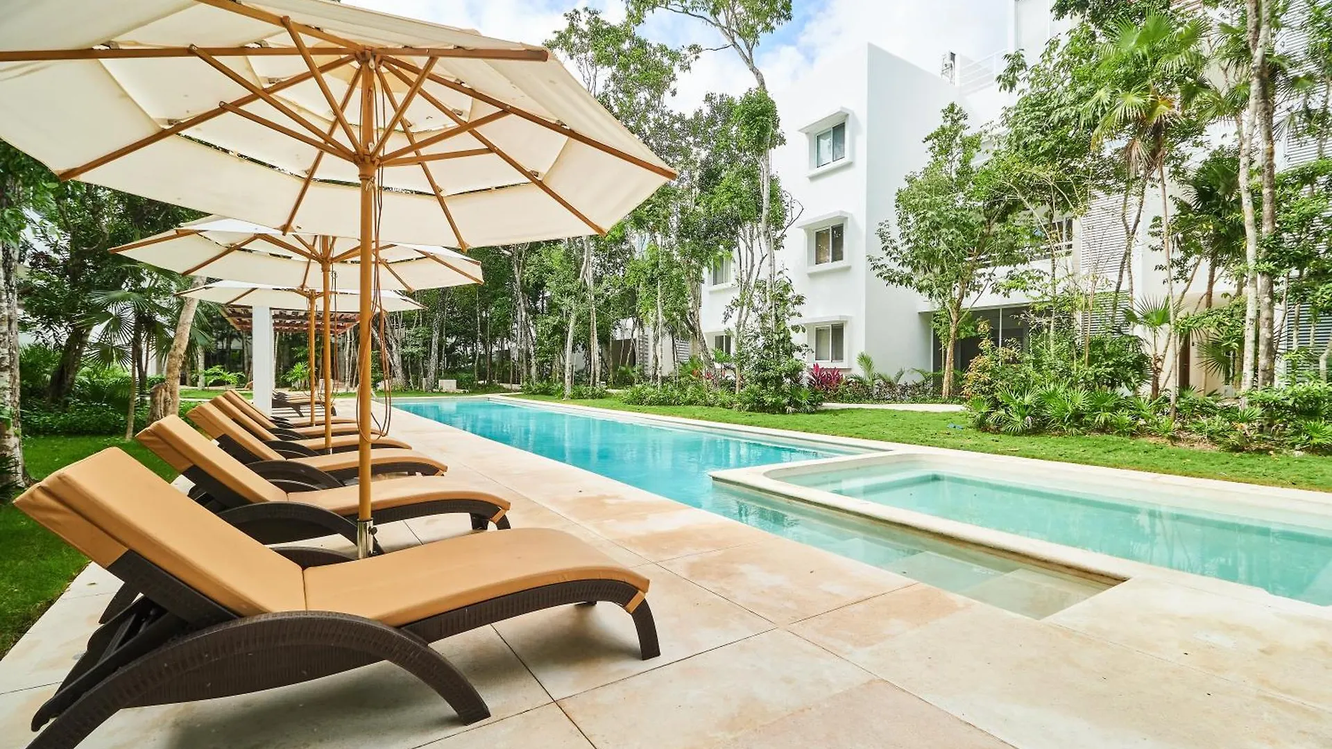 Premium Apartment With Pools, Gym, Yoga Deck & Bbq Grill In Gated Condominium Tulum