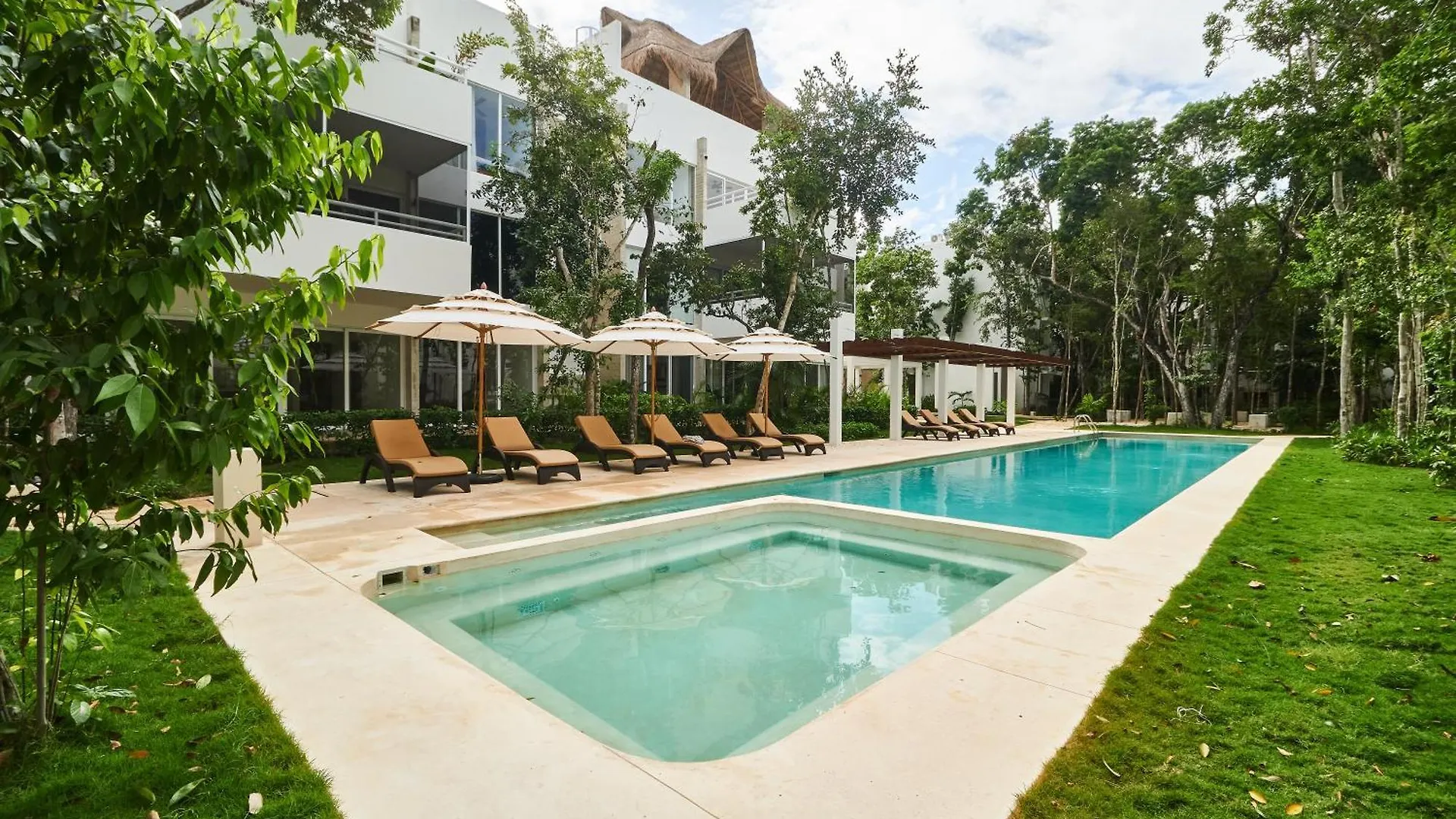 Premium Apartment With Pools, Gym, Yoga Deck & Bbq Grill In Gated Condominium Tulum