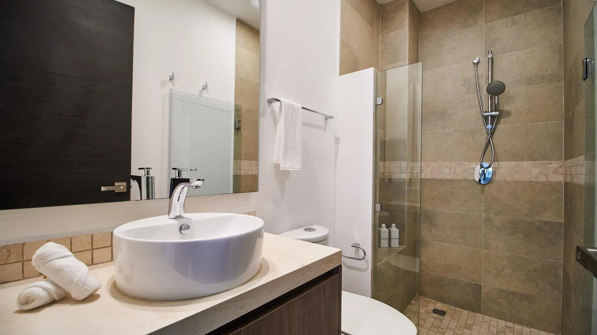 Premium Apartment With Pools, Gym, Yoga Deck & Bbq Grill In Gated Condominium Tulum Mexico