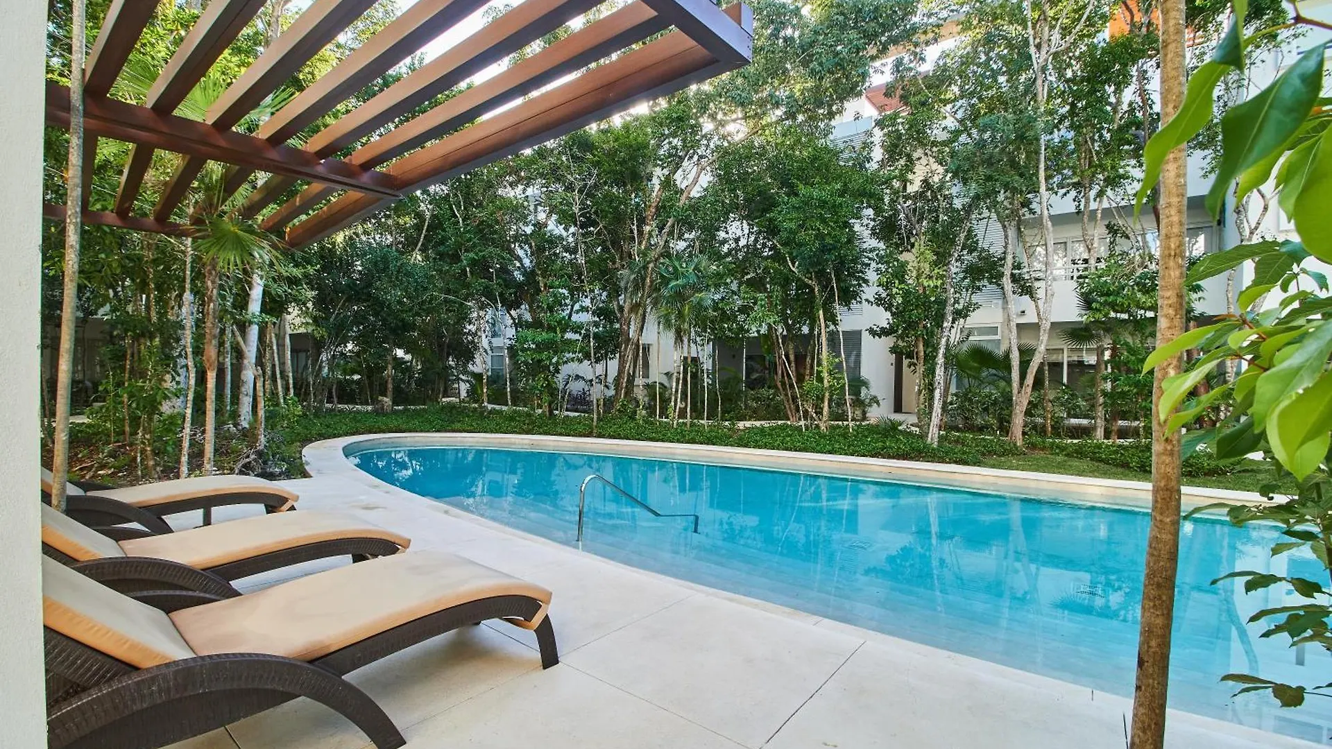 Premium Apartment With Pools, Gym, Yoga Deck & Bbq Grill In Gated Condominium Tulum
